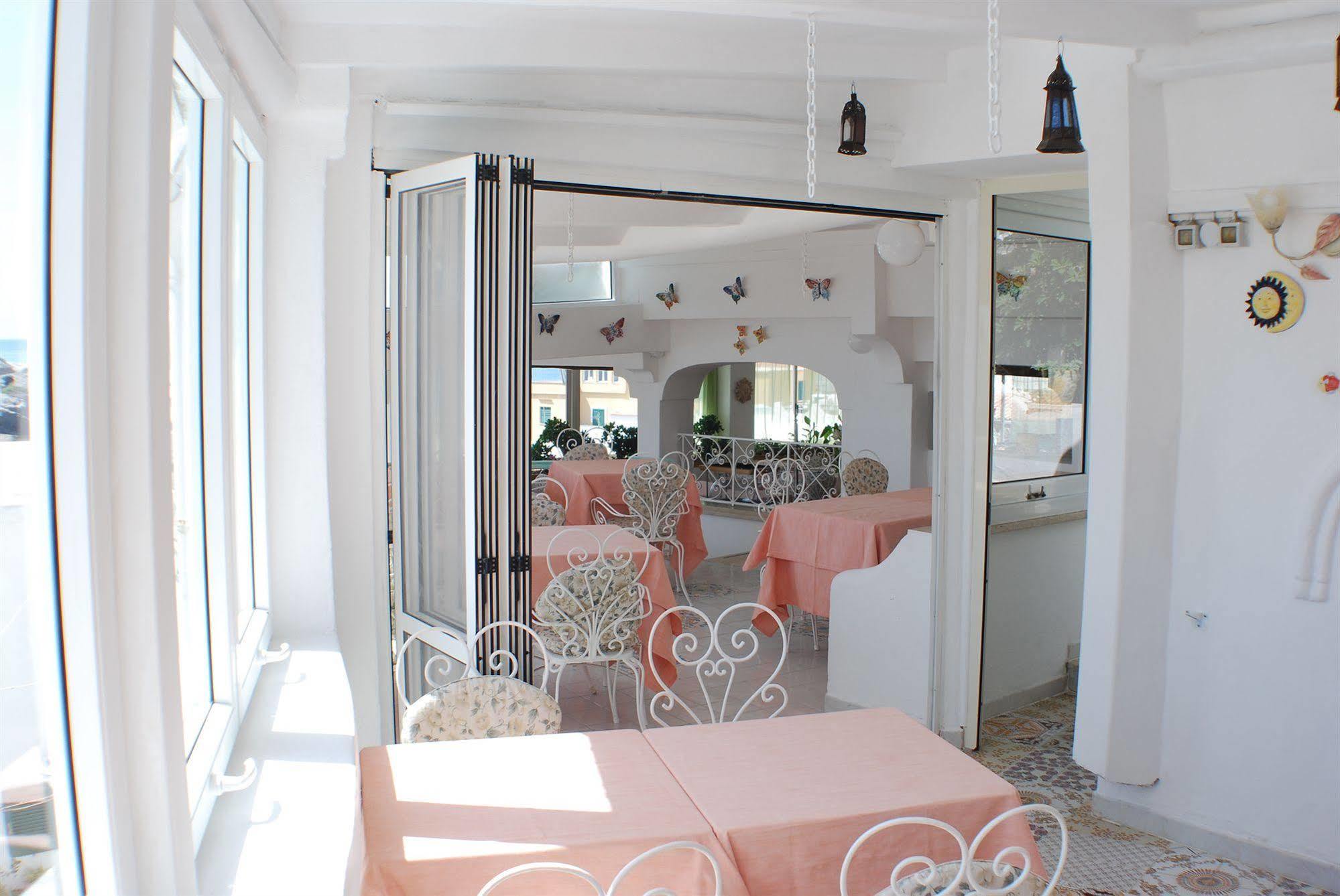 Hotel La Palma Sant'Angelo  Kültér fotó
