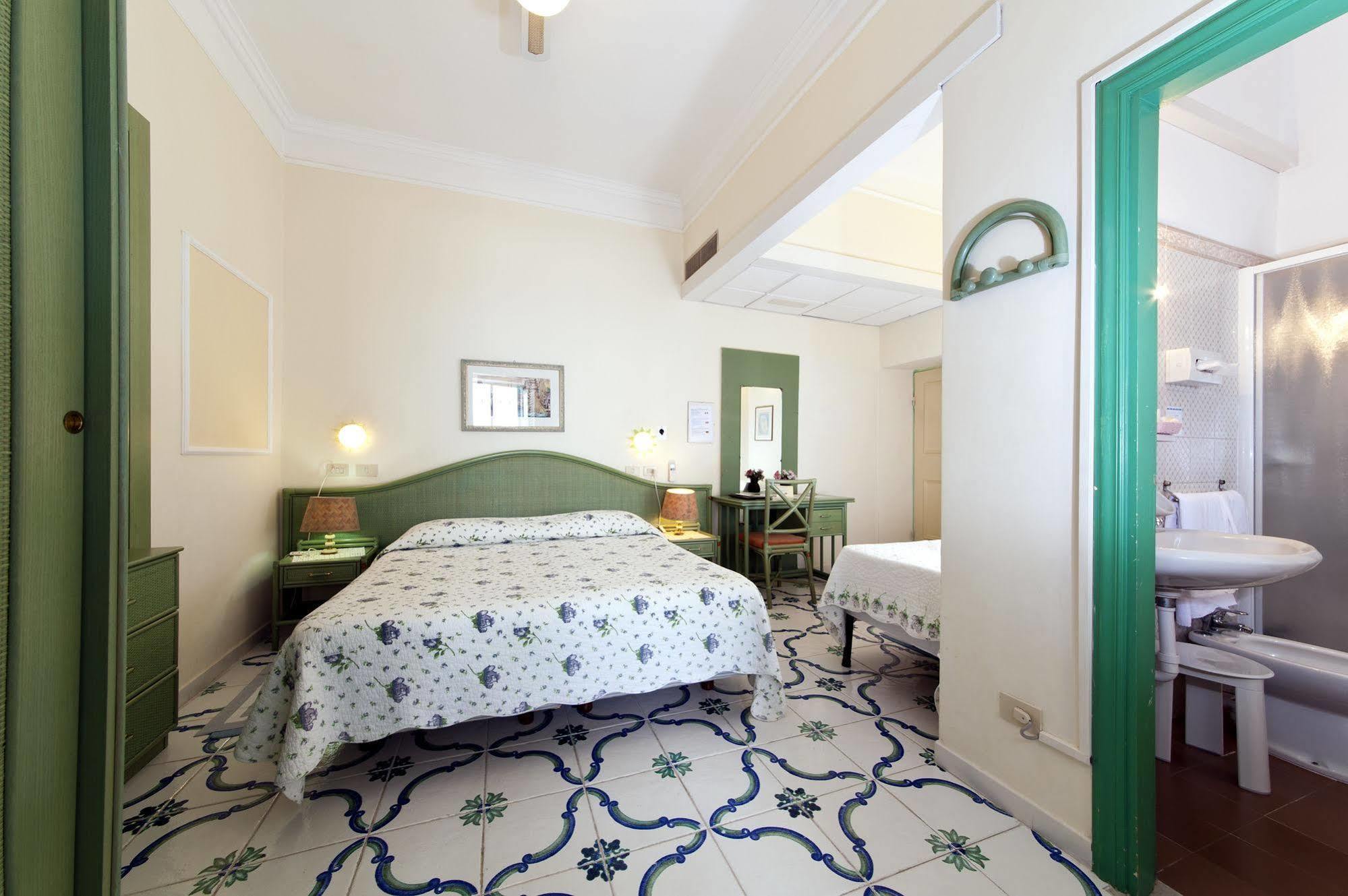 Hotel La Palma Sant'Angelo  Kültér fotó